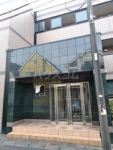 19/29 エントランス