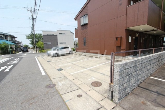 16/17 駐車場