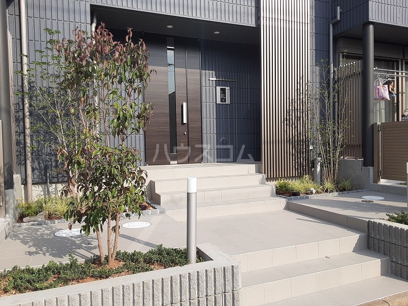 28/30 エントランス