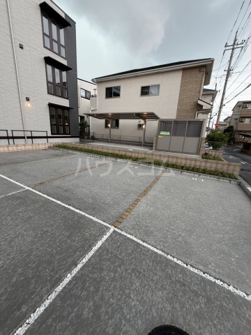 18/28 駐車場
