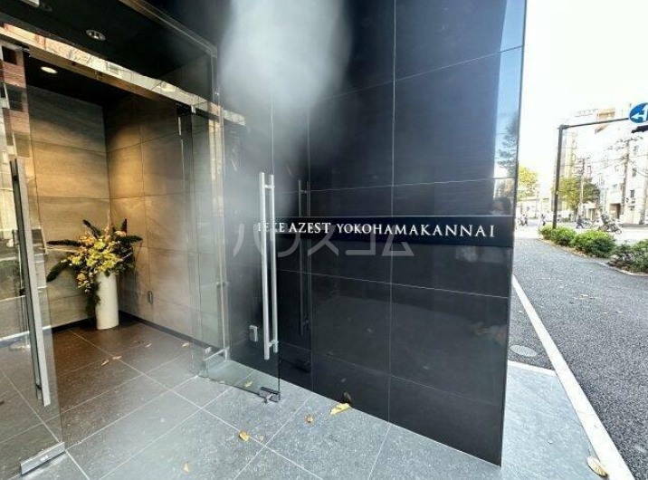 21/30 エントランス