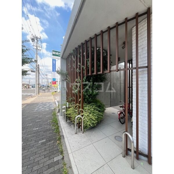 14/22 エントランス