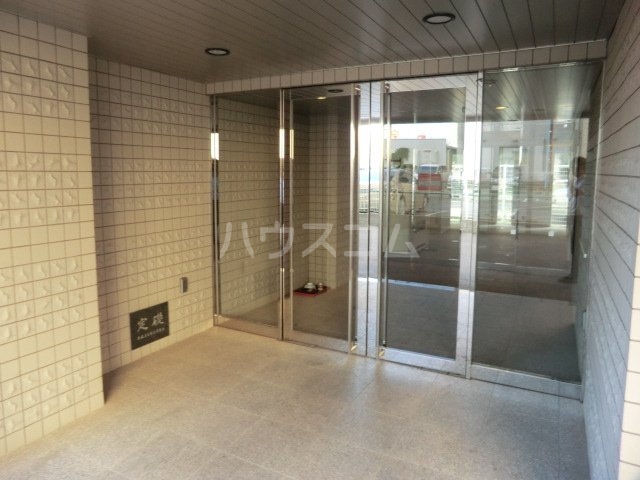 26/30 エントランス
