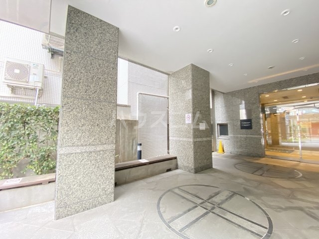 26/30 エントランス