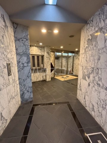 20/28 エントランス