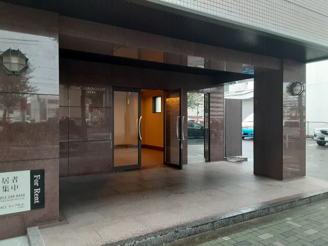 22/30 エントランス