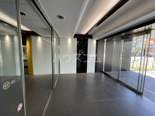 20/30 エントランス