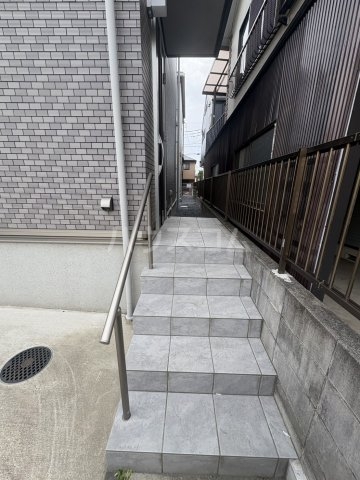 28/30 エントランス