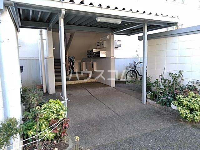 2/4 エントランス