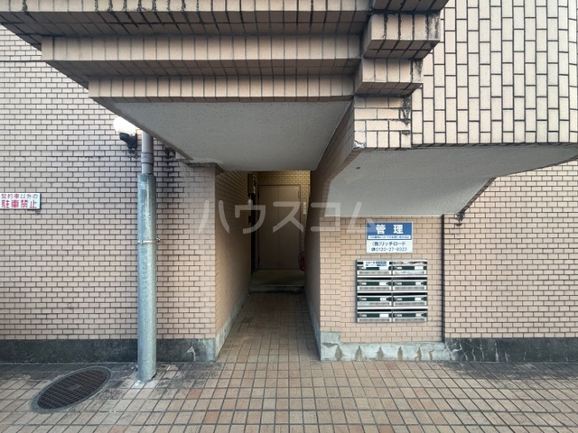 18/21 エントランス