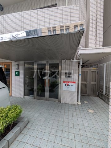 20/29 エントランス