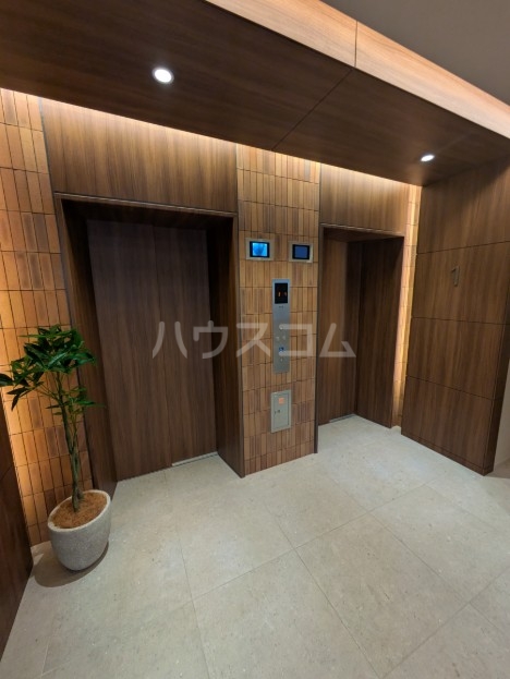 24/24 エントランス