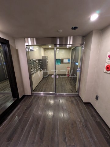 23/26 エントランス