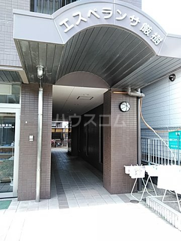 26/29 エントランス