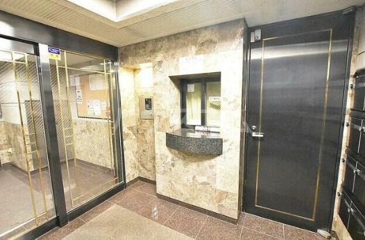 16/22 エントランス