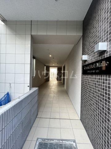 21/30 エントランス