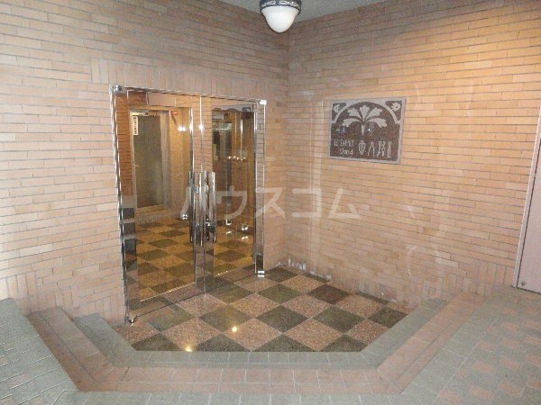 21/30 エントランス