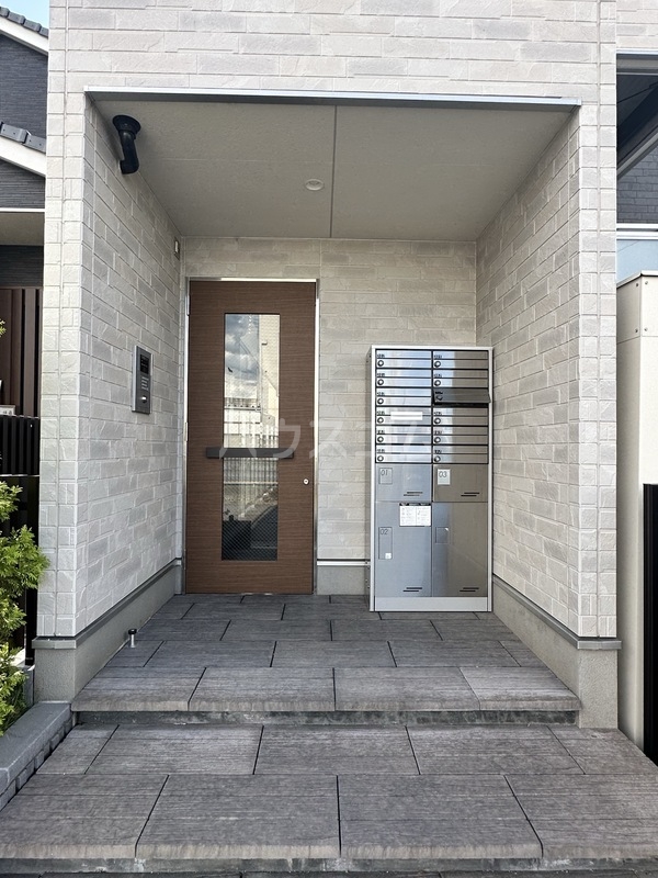 15/18 エントランス