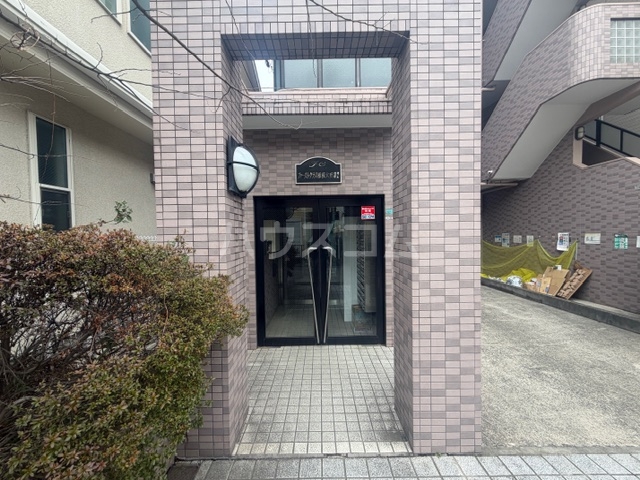 2/5 エントランス