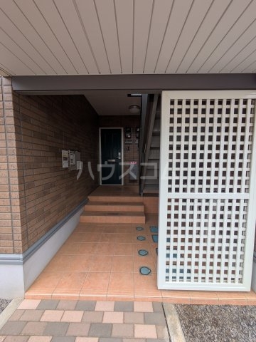 21/30 エントランス