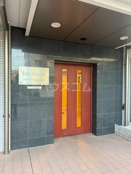 18/22 エントランス