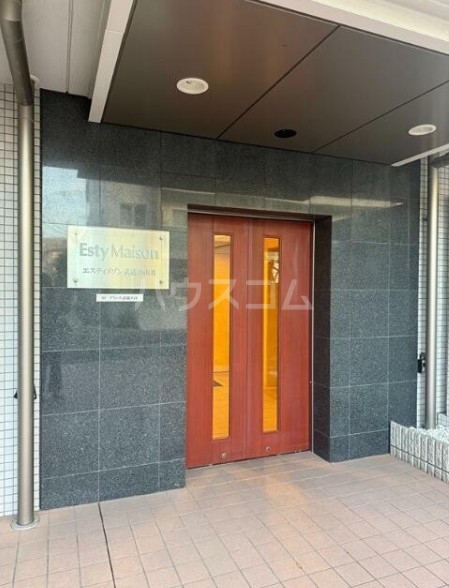 18/21 エントランス