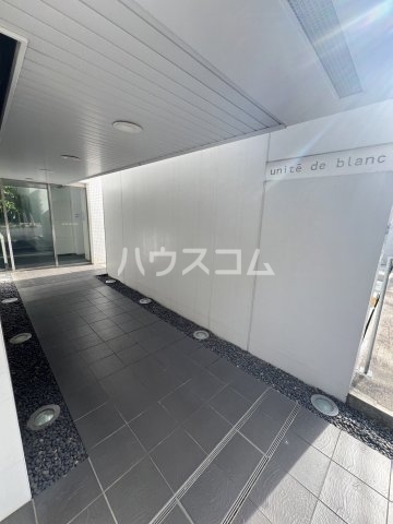 16/21 エントランス