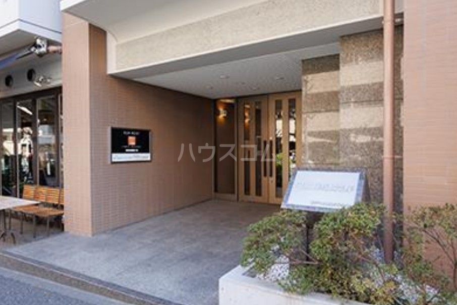 17/18 エントランス