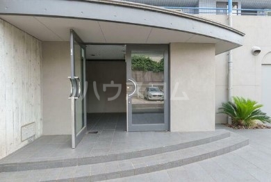 14/23 エントランス