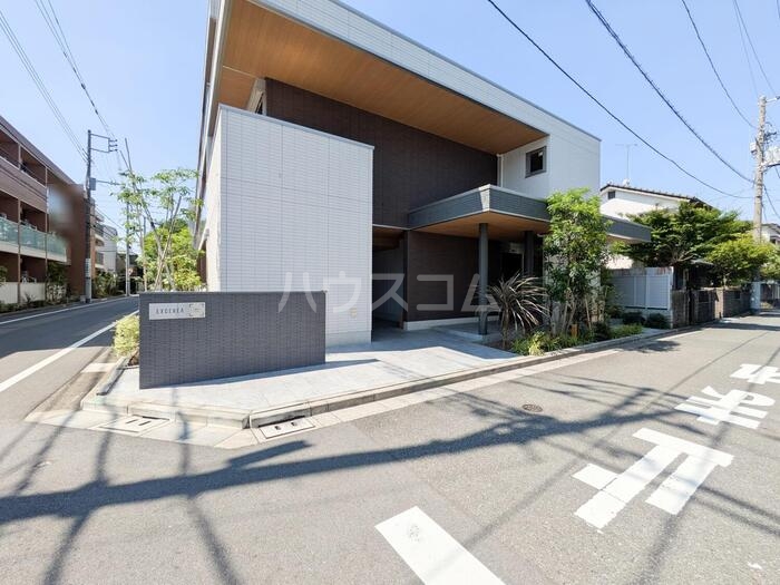 25/30 エントランス