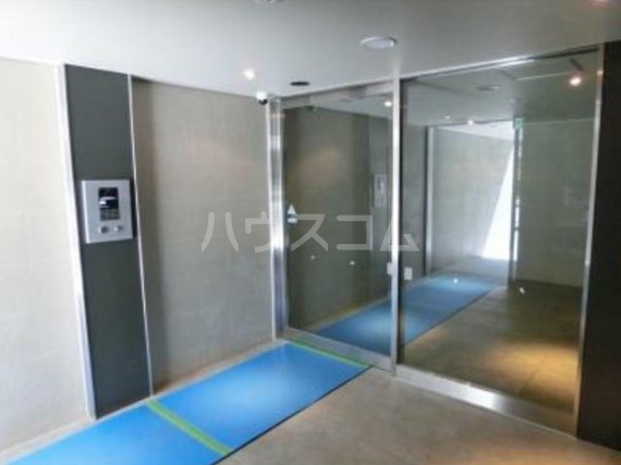 16/19 エントランス