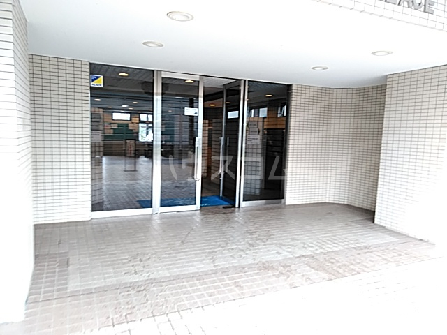 15/26 エントランス