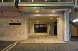 17/18 エントランス