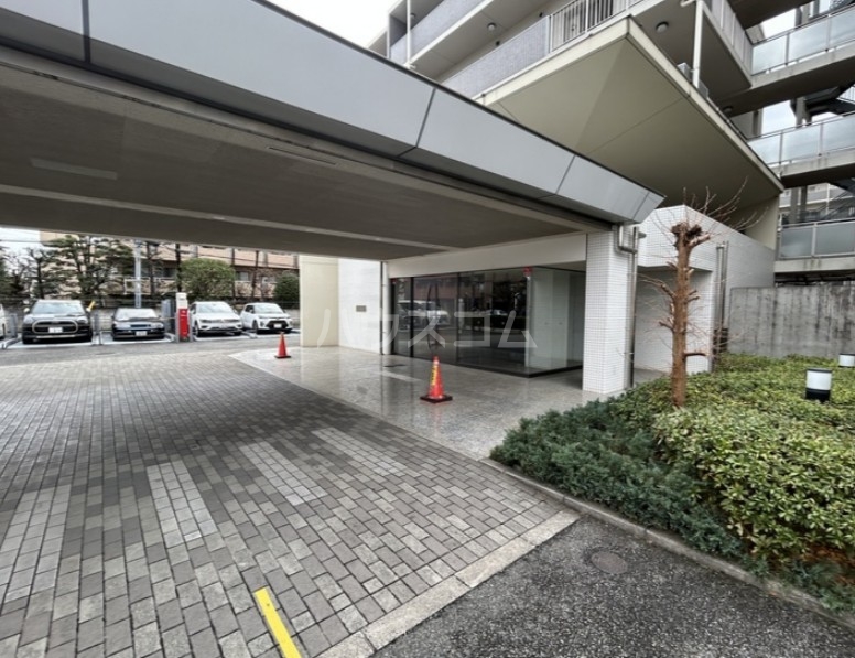 13/19 エントランス