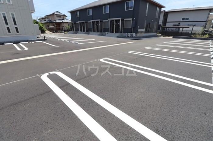 19/28 駐車場