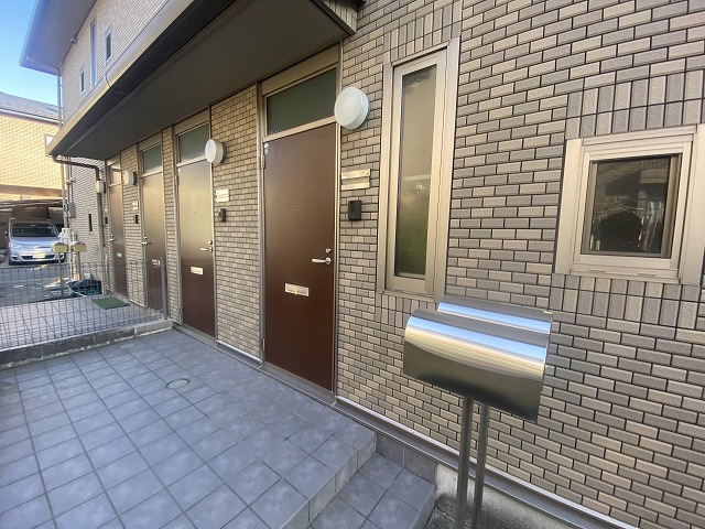 23/28 エントランス