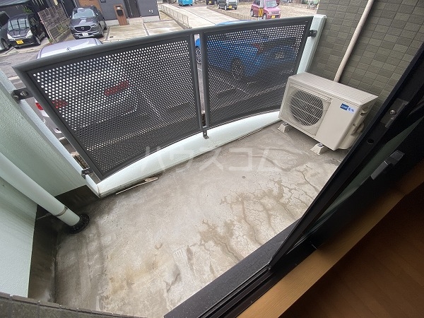 19/25 バルコニー