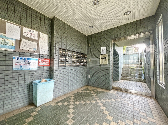 21/30 エントランス