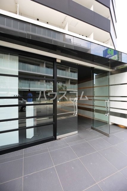 18/28 エントランス