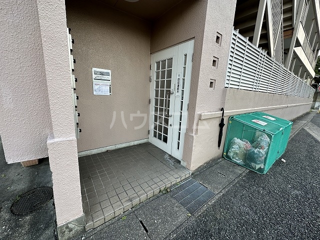 15/19 エントランス