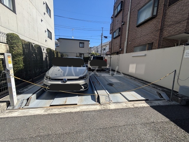 27/28 駐車場