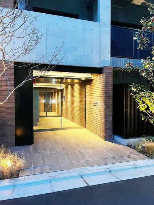 14/14 エントランス