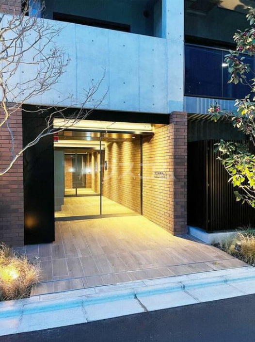 14/14 エントランス