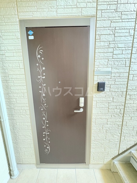 19/19 エントランス