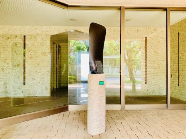 23/30 エントランス