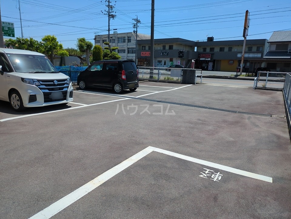 18/20 駐車場