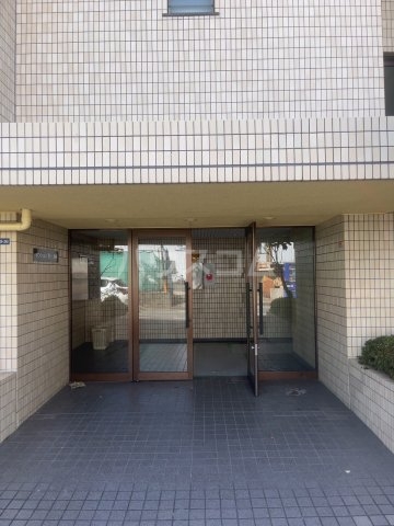 17/26 エントランス