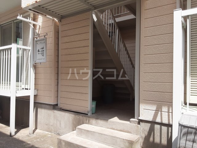 2/5 エントランス