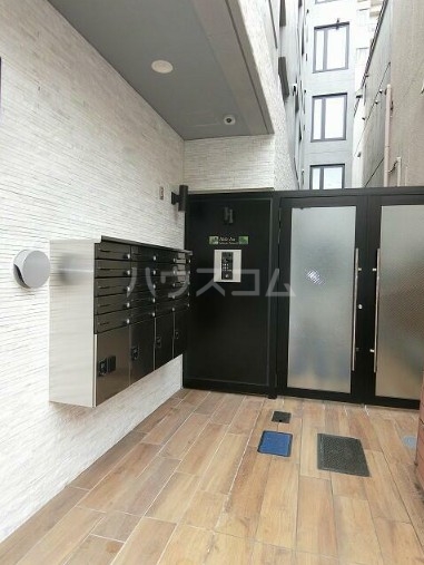 20/27 エントランス