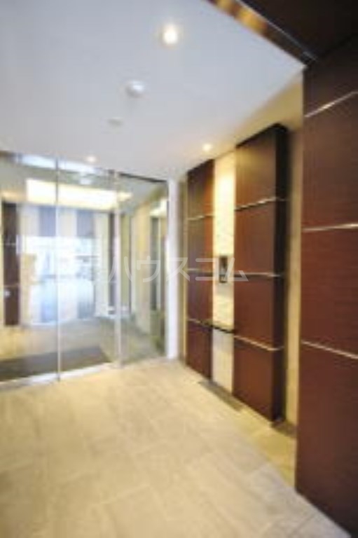 19/26 エントランス